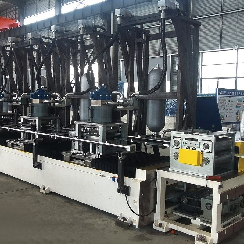 1.8-axis servo punching solar PV bracket roll forming machine