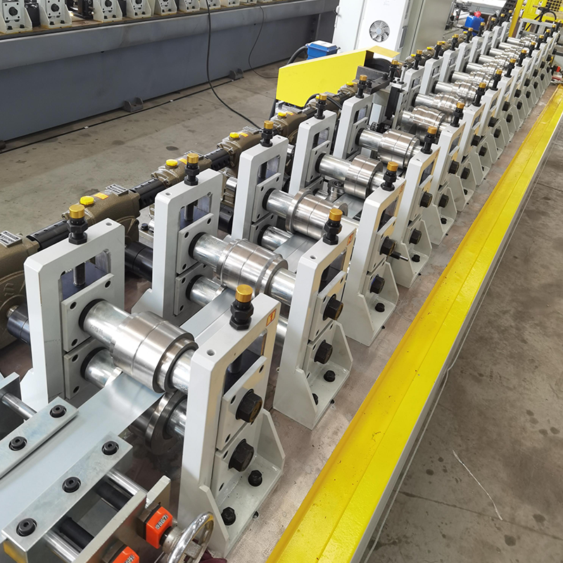 Gabay sa Rack Roll Forming Machine: Paano Ito Gumagana at Paano Pumili