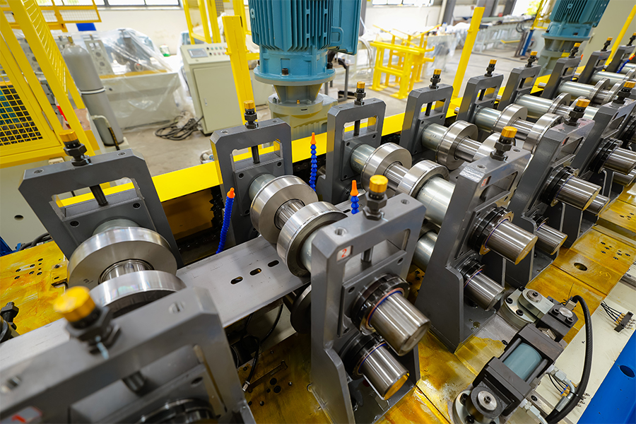 Paano Pumili ng Roll Forming Machine: Gabay sa Industriya at Mga Pangunahing Benepisyo
